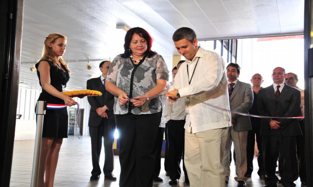2013 Actual Viceprimer Ministro de Cuba, entonces viceministro del Mincom inaugurando la Feria con la entonces Presidenta de la Cámara de Comercio de Cuba